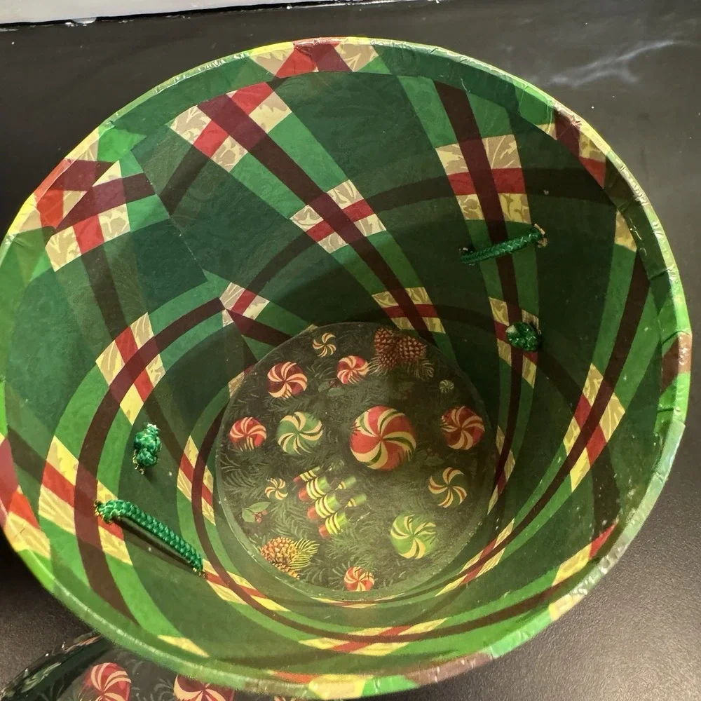 Vintage Round Christmas Gift Box Reusable Hat Storage Green White‎ Plaid